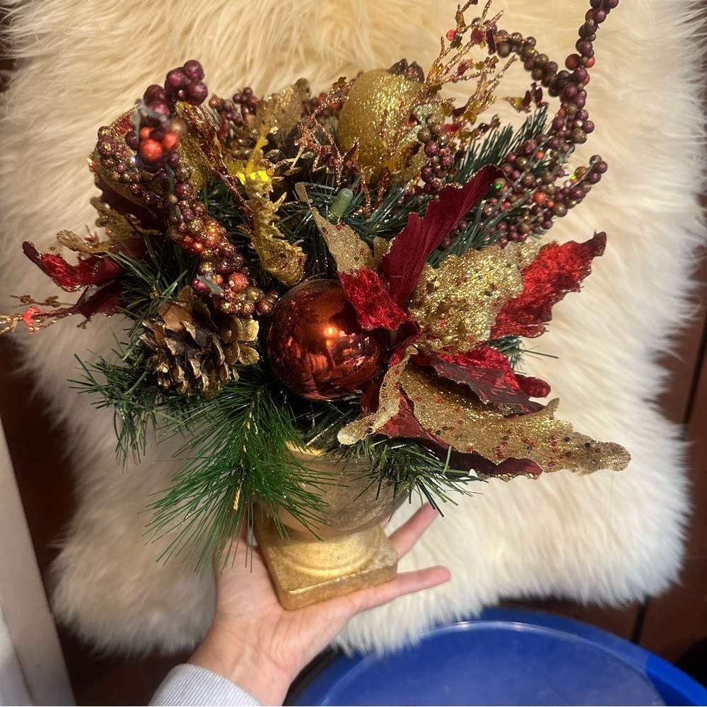 SALE!! Floral arrangement centrepiece